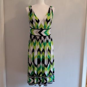 Maggie London Vintage Inspired V Neck  Dress